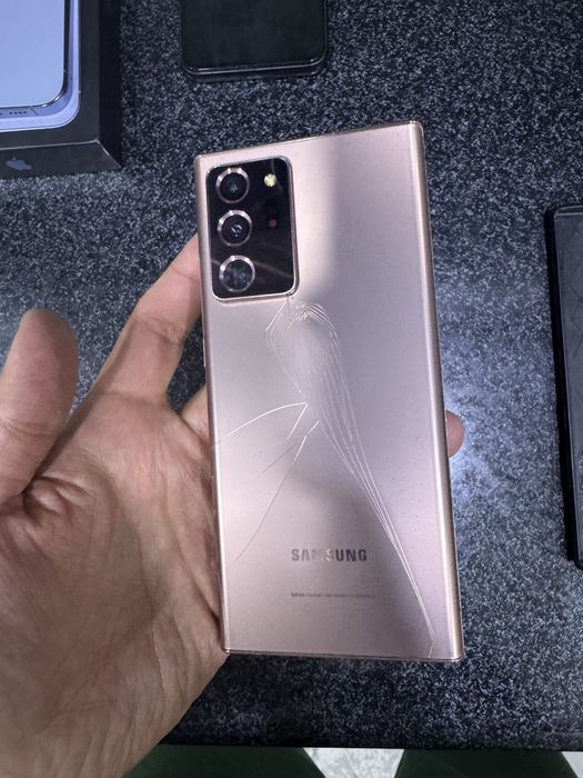 Samaung not 20 ultra pamit 8.256g holatini oqip tel qlila
