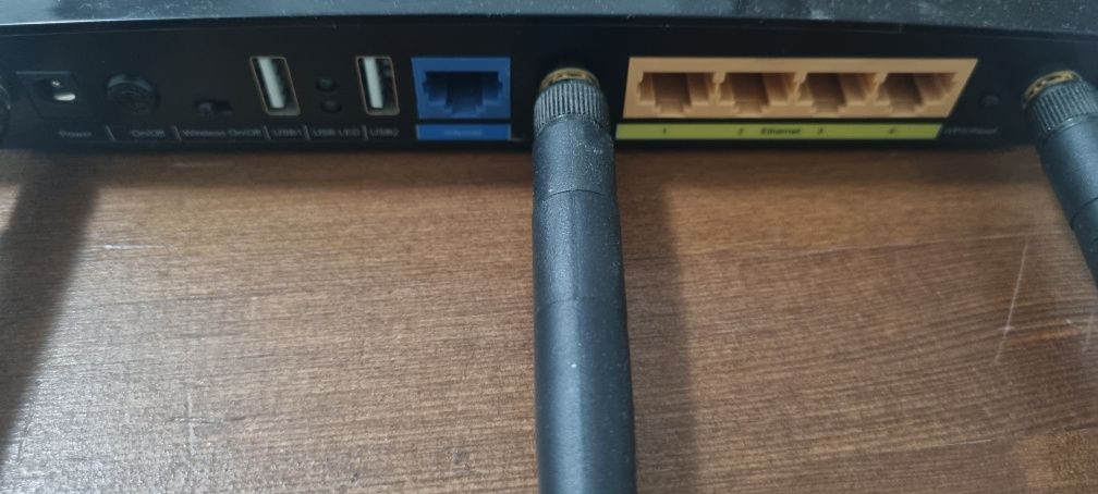 Продаю роутер , TP-LINK wdr4300