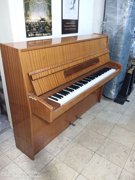 Пиано Александър Херман.