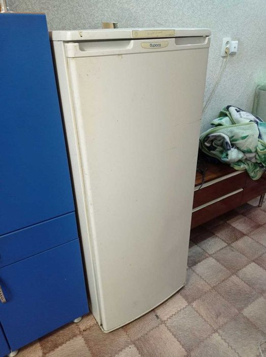 Холодильник Бирюса