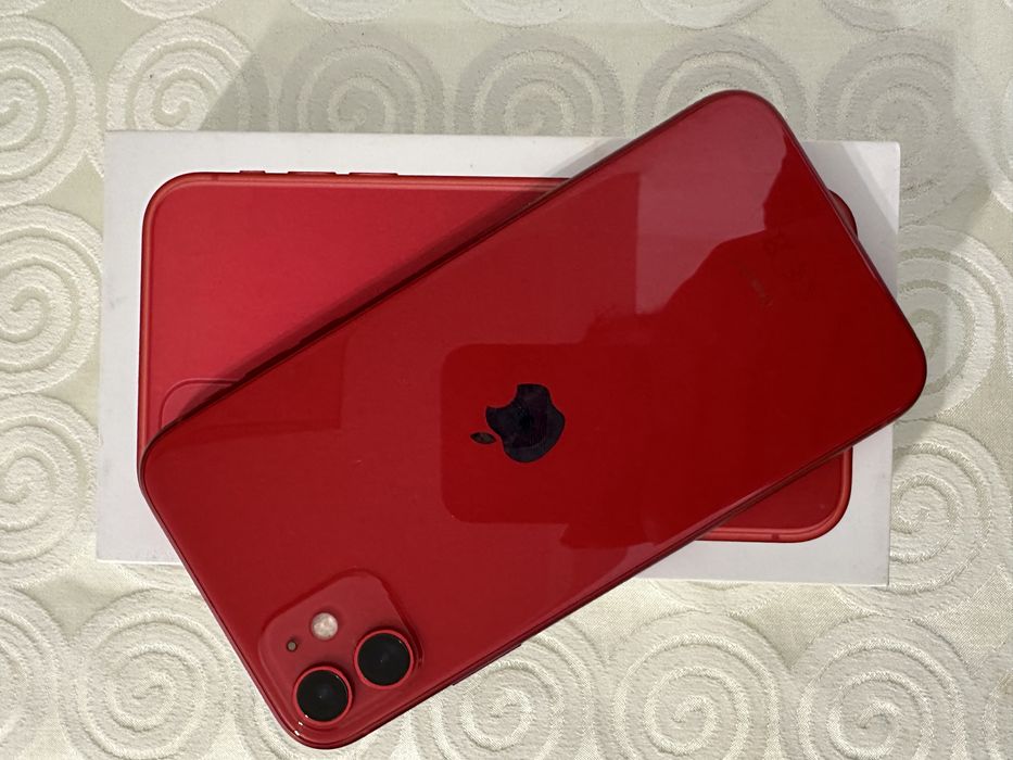 Айфон 11.  Red. 128 гб. С каробкой.