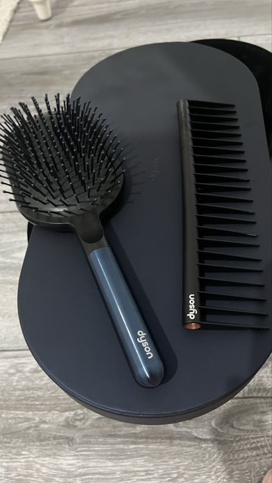 Продается Dyson в отличном в новом состояний