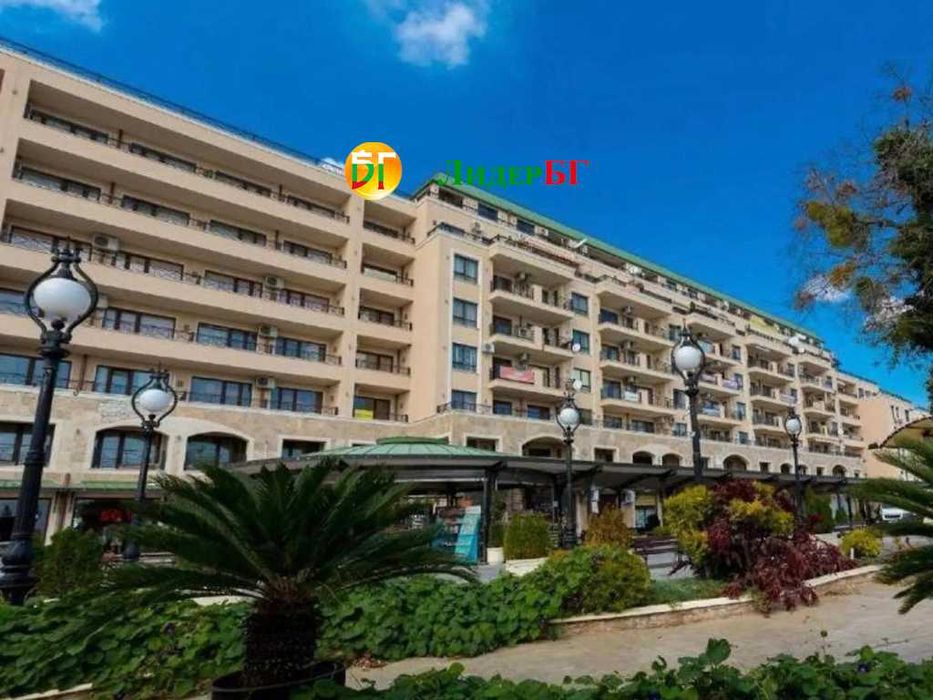 Двустаен апартамент с фронтална гледка морето на първа линия