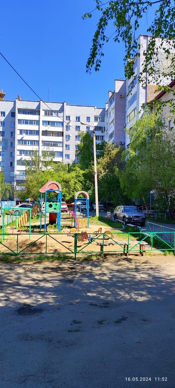 Продам 3 ех комн кв Новой планировки район ДОШКОЛЬНИКА