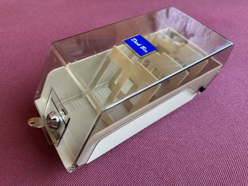 Луксозни пластмасови кутии с ключ за компютърни флопи дискети 3.5”/ 8”