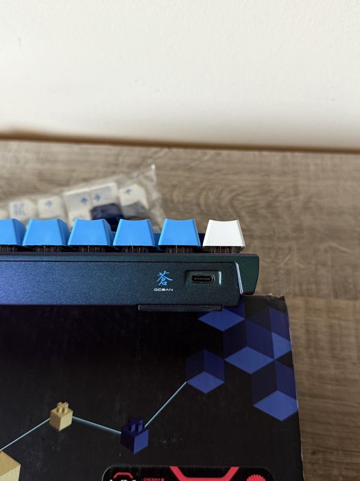 Механична Клавиатура Ducky Mecha SF Ocean Radiant 65% Cherry Brown