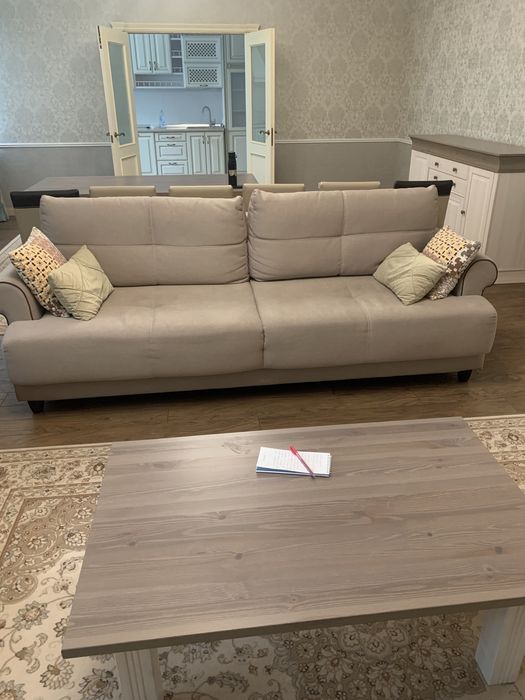 Диван, в гостиную.