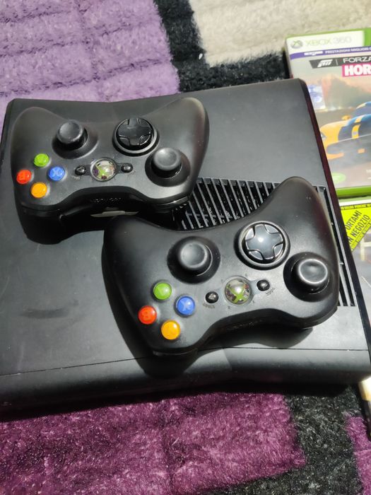 Vând Xbox 360 funcțional