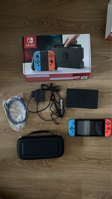 Nintendo Switch + Zelda игра