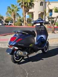 Inchiriez Vespa Bucuresti - Se conduce cu B
