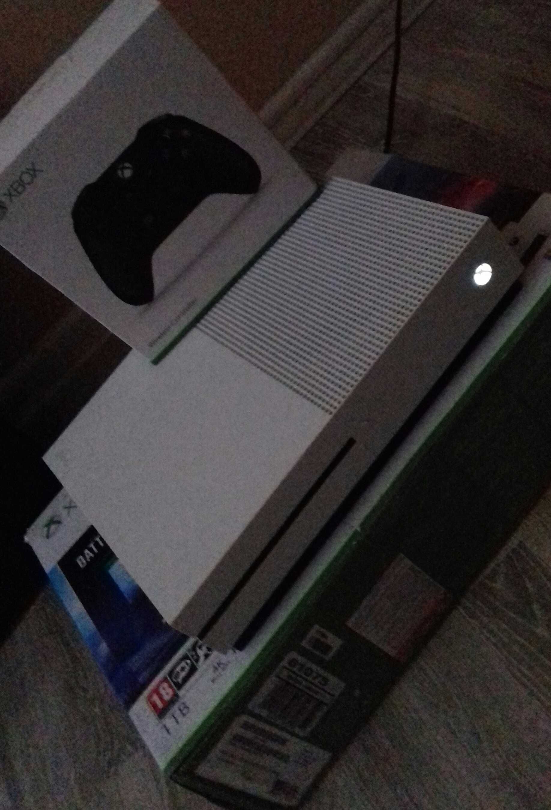 Xbox one s 1TB  (fara controller )
