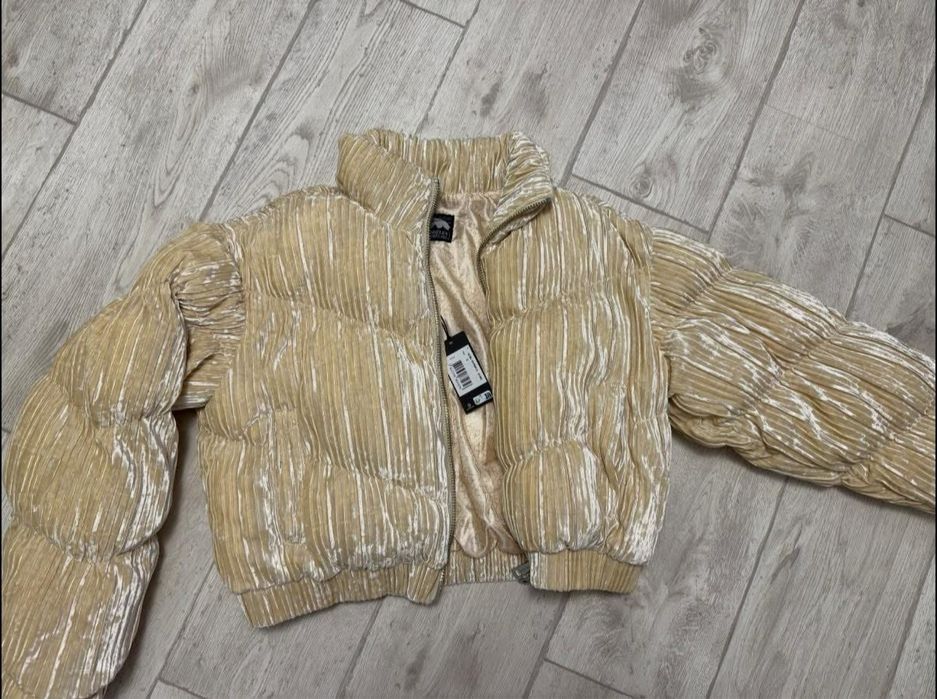 Зимно ново яке Guess - S размер