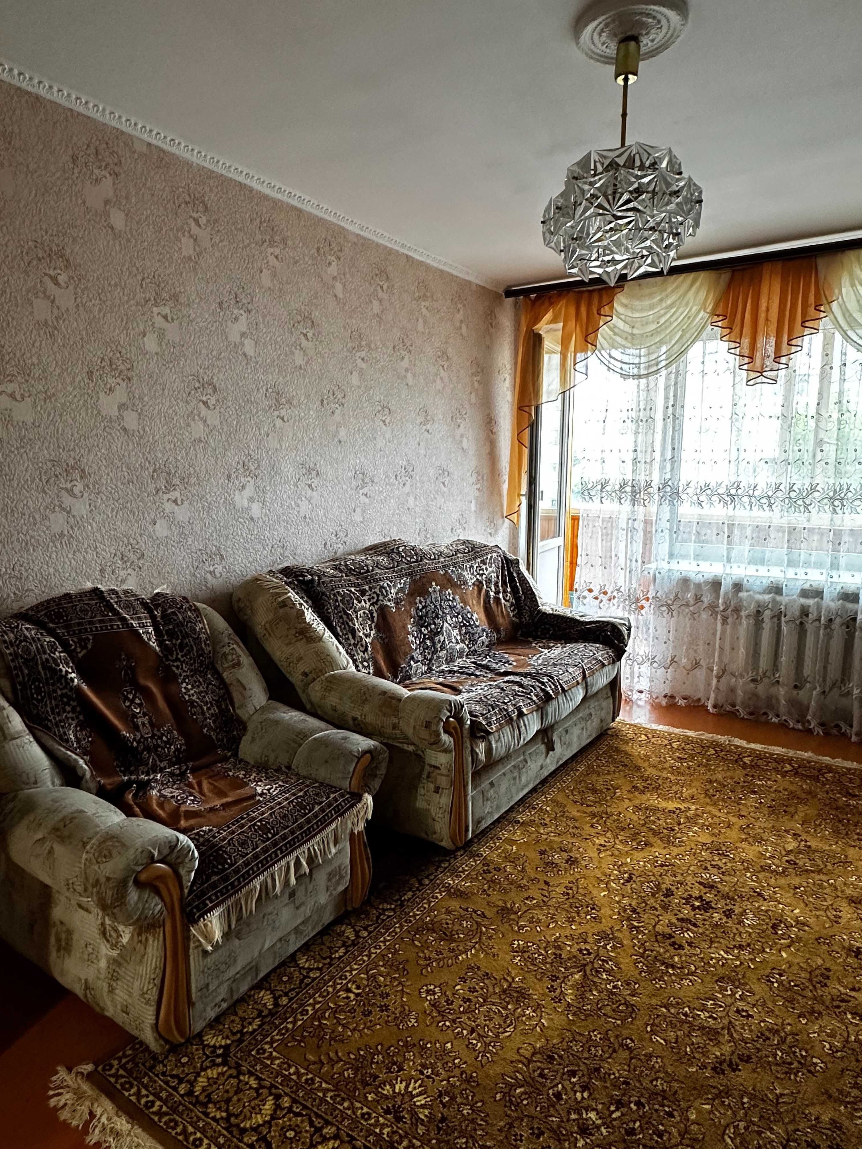 Продам 3-ех комнатную квартиру в 19 - мкр.