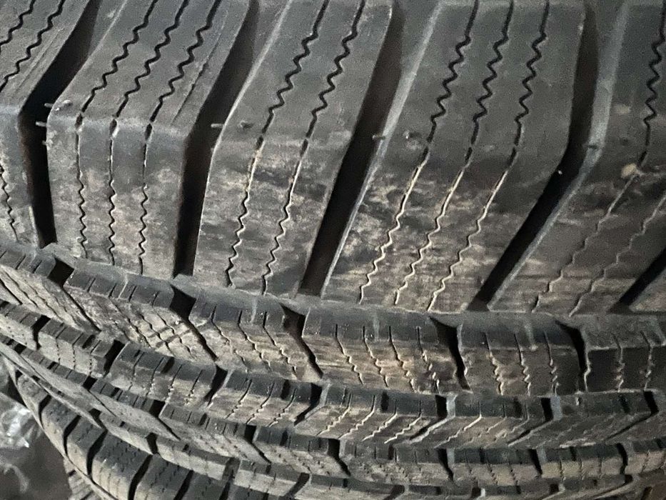 Зимни гуми с джанти за джип Toyota