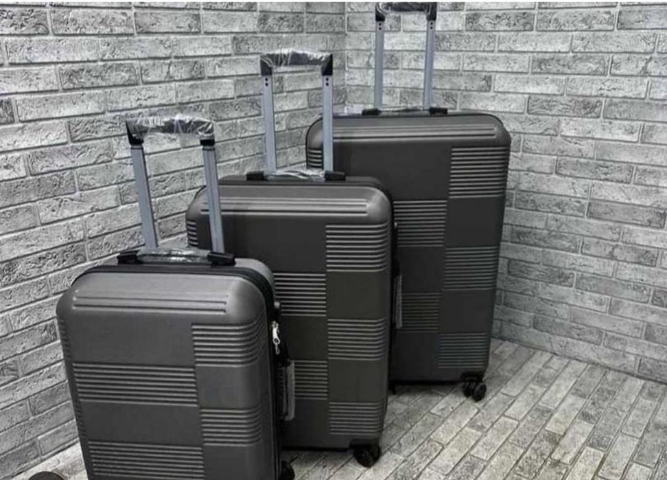 Чемоданы новые разные размеры