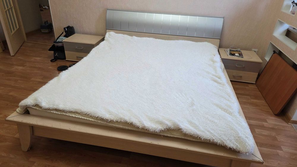 Двухспальный кровать