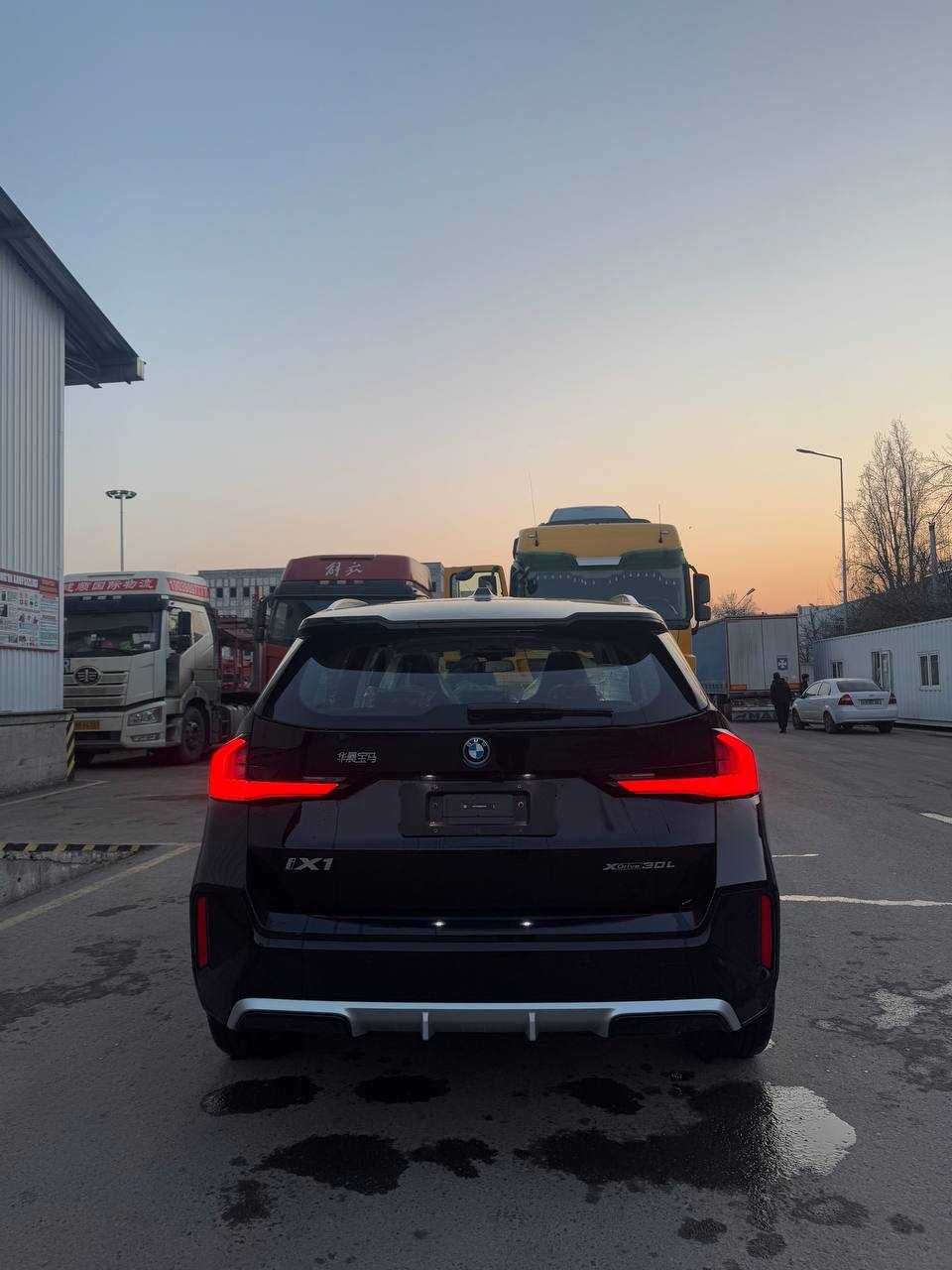 BMW IX1 30L Скидка
