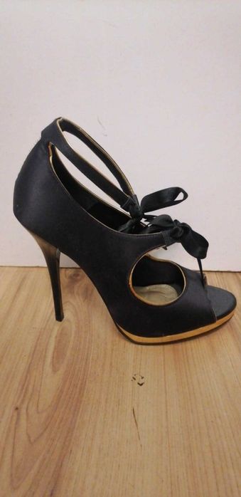 Дамски обувки на ток
