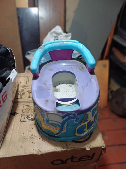 Горшок детский почти новый