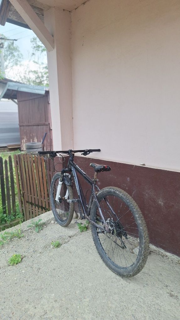 Vand/schimb  bicicletă Cannondale