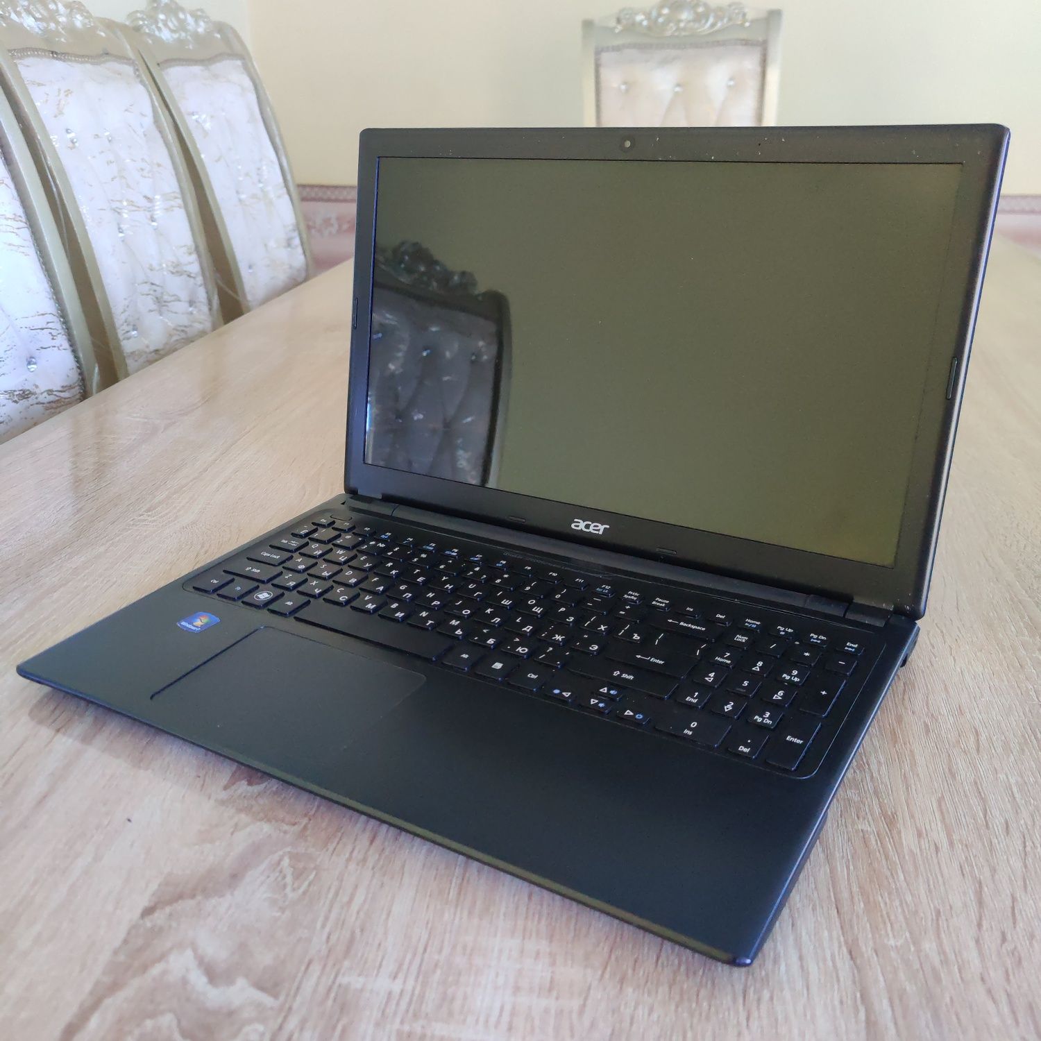 Acer notebook 4GB/ 320 GB