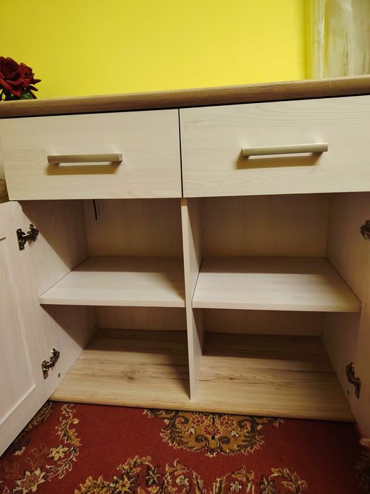 Comoda alba cu blat lemn