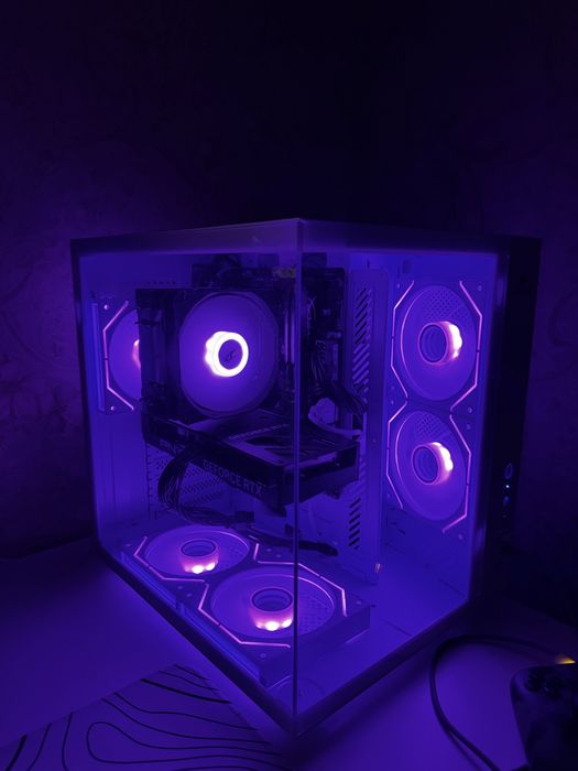 Компьютер с клавой и мышкой