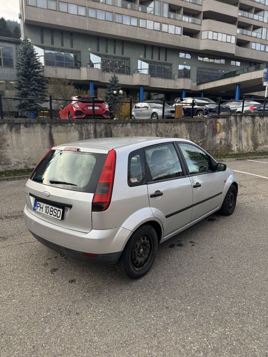 Vând Ford Fiesta 1.3 benzină