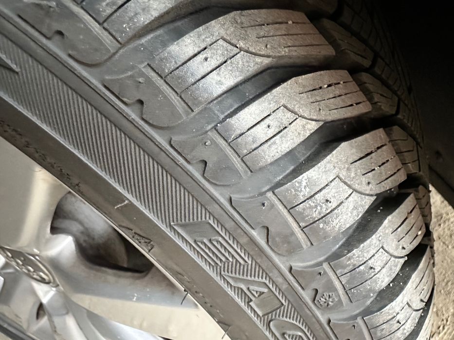 Vând /schimb 2 perechi  jante R17