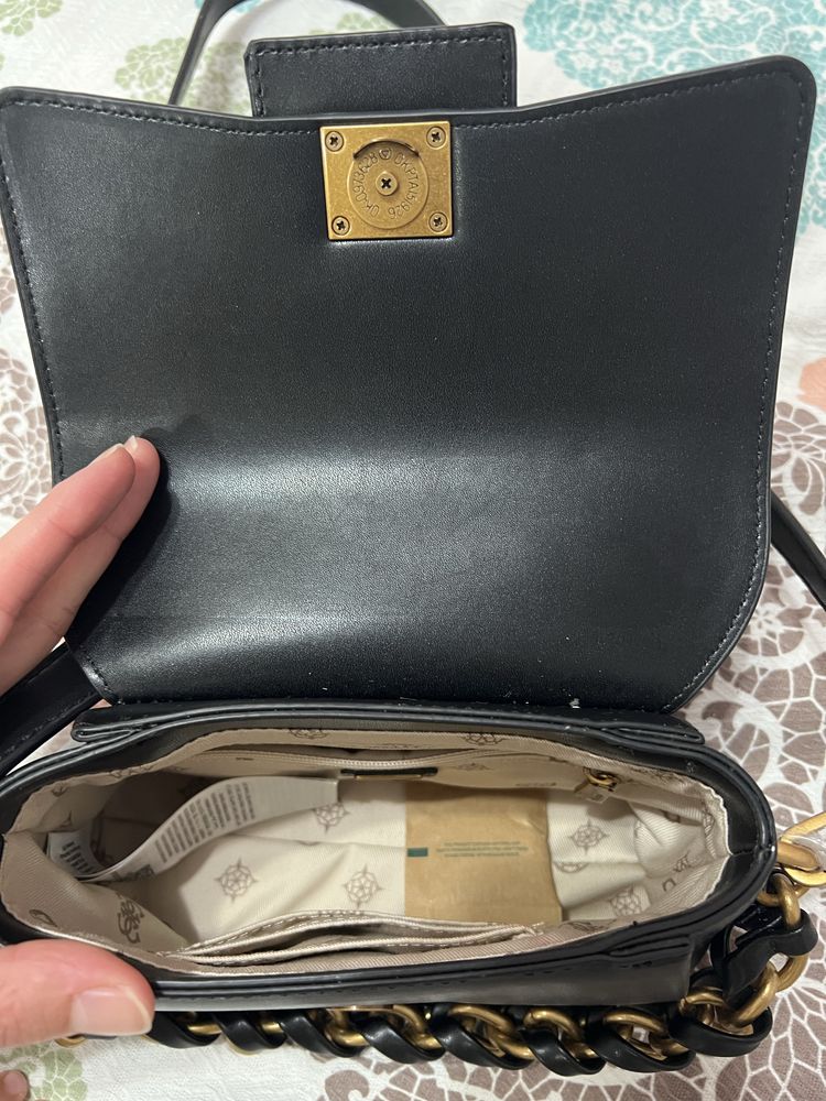 Guess чанта ново