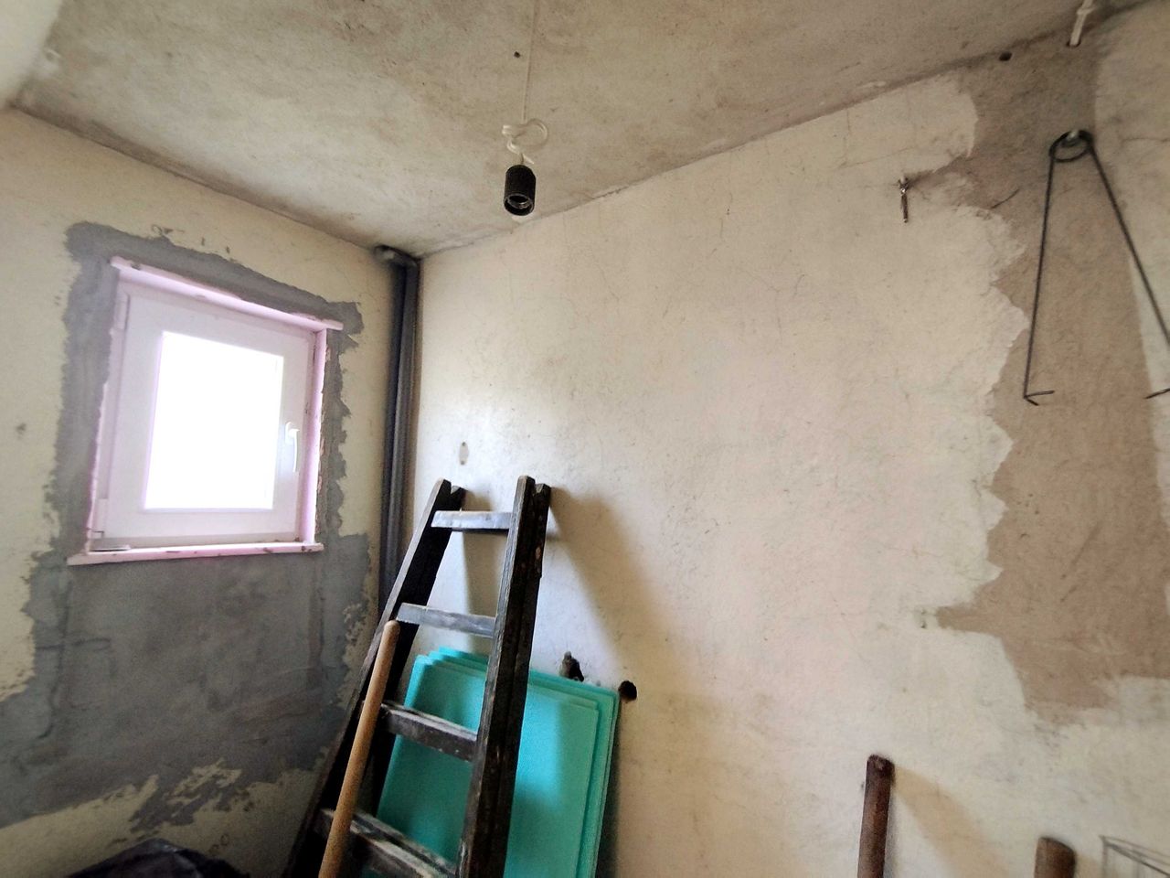 Продава се Къща в Перник, Изток - 82 кв.м за 809 €/кв.м - Снимка #11