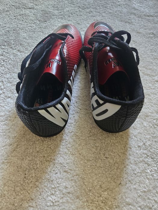 Adidasi fotbal sintetic