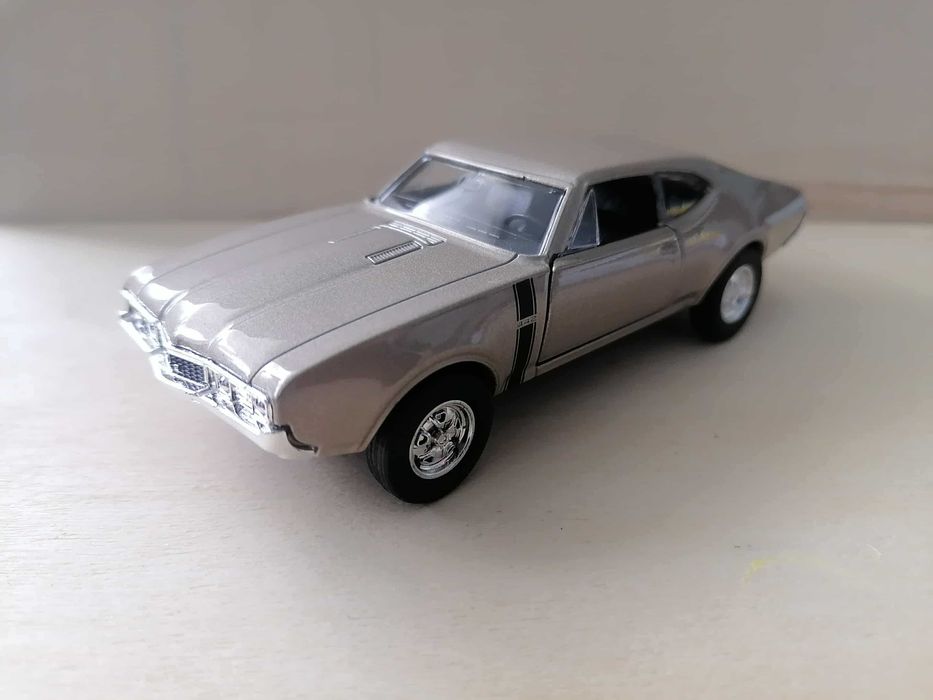 Олдсмобил 442 '68г в мащаб 1:34