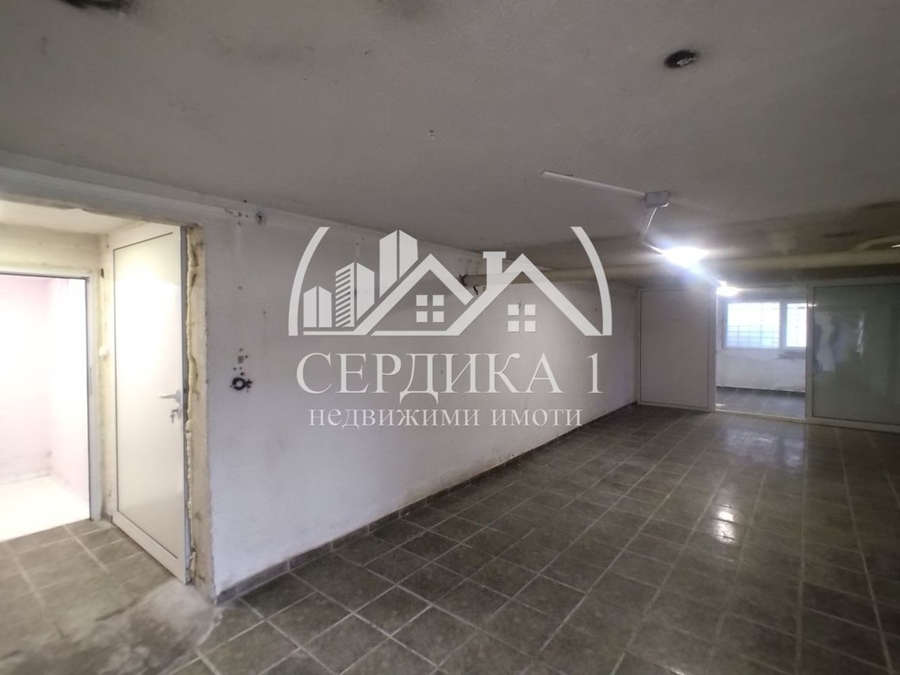 Дава се под наем Склад в София, Младост 1 - 80 кв.м за 408 € - Снимка #1