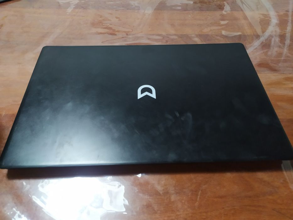 Noutbuk  sotiladi celeron N4020