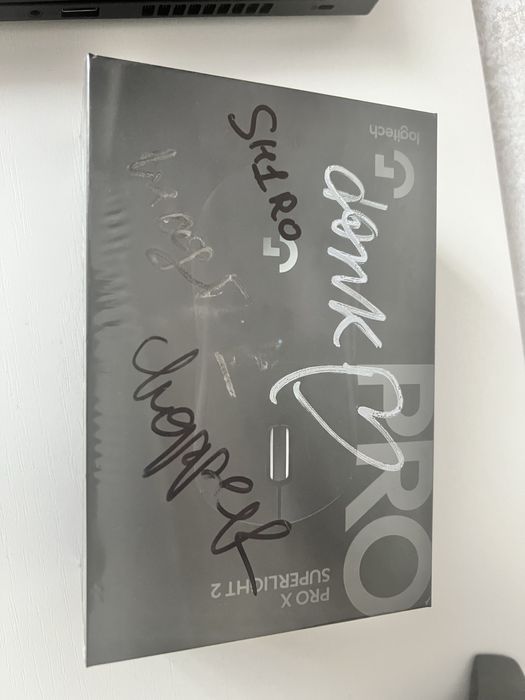 Logitech G Pro X Superlight 2. С автографами donk sh1ro chopper