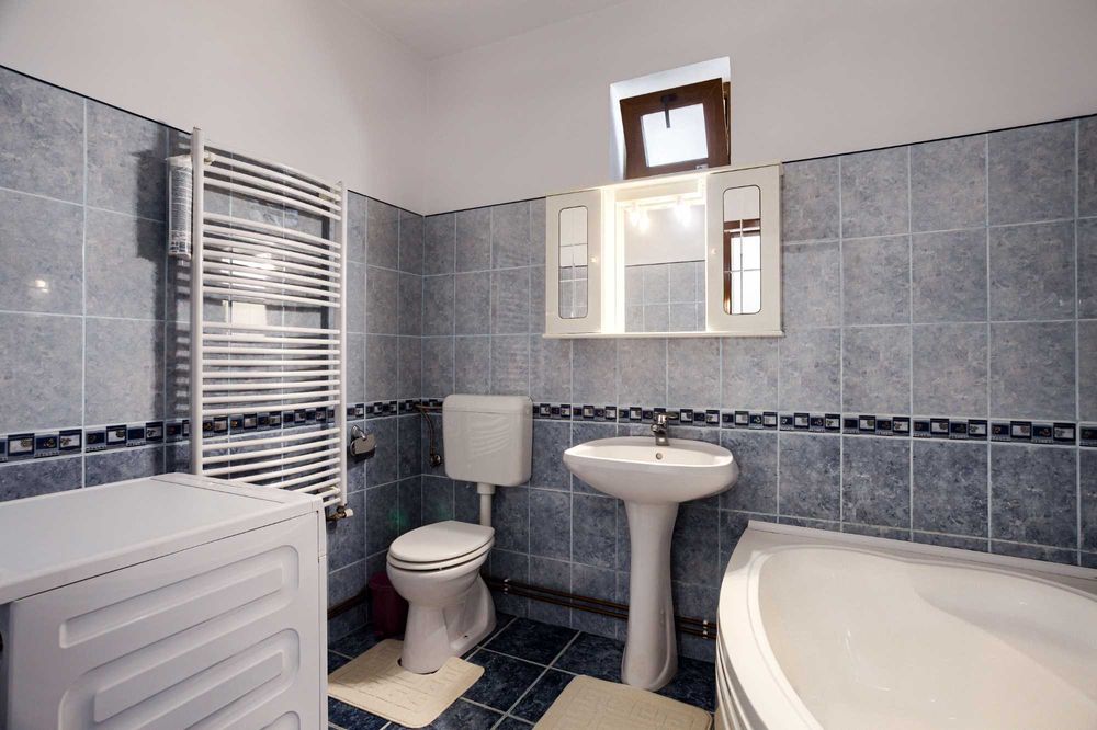 Casa 4 camere si 954 mp teren, cu 2 fronturi stradale in Subcetate