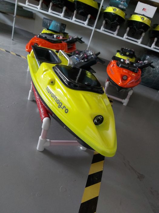 Navomodel  Plantat, Barcuta nadit, acumulator 4s Litiu motor periat
