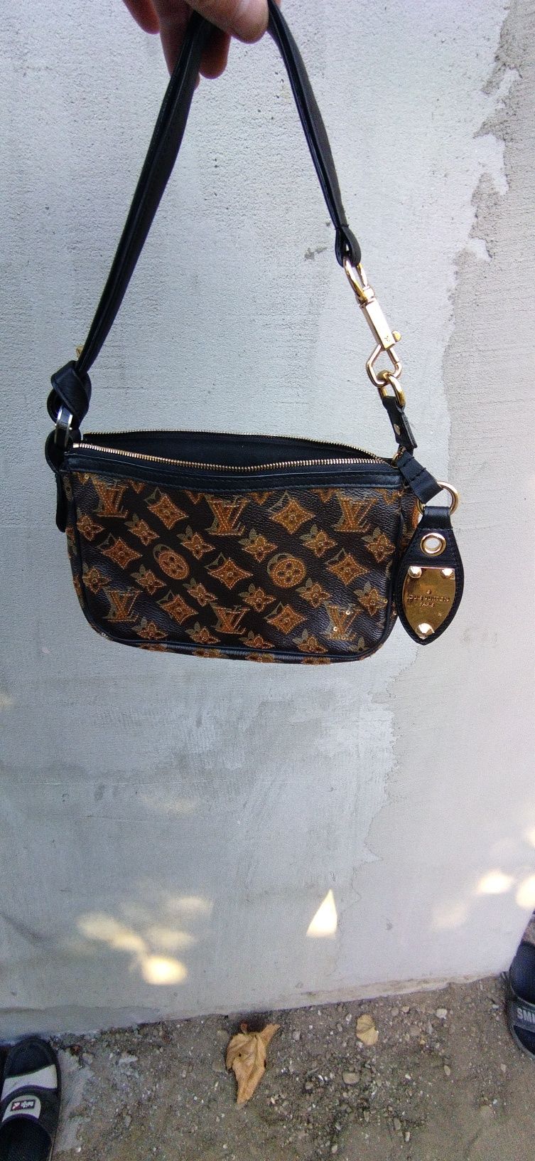 Vind poșetă Louis Vuitton monogram eclipse mini originală!!