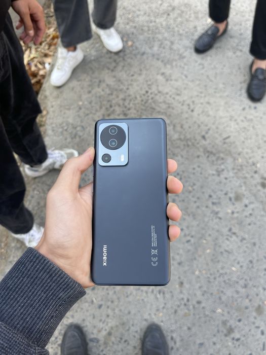 Xiomi 13 lite  256 gb aybi yuq idealniy