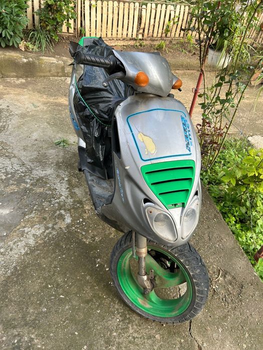 Vand scuter Piagioo