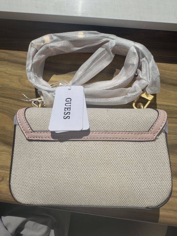 Оригинална чанта Guess