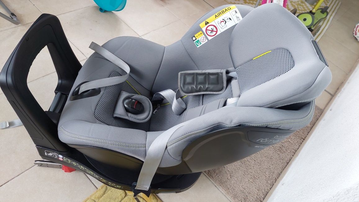 Детско столче Britax Römer Dualfix I-size
Детско столче за кола Dualfi