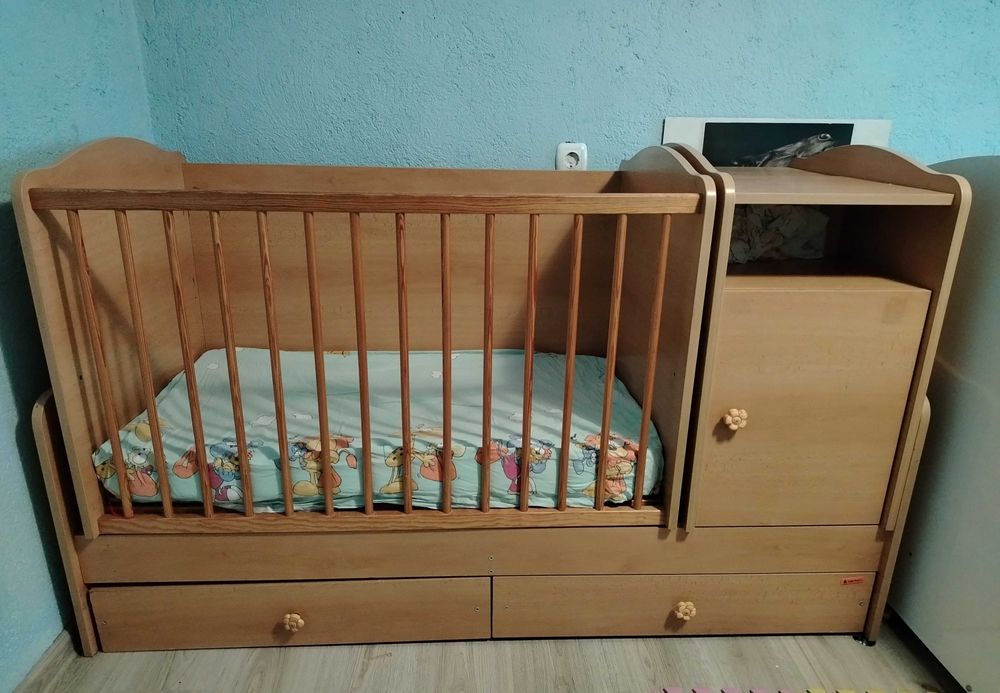 Дървена кошара с повивалник