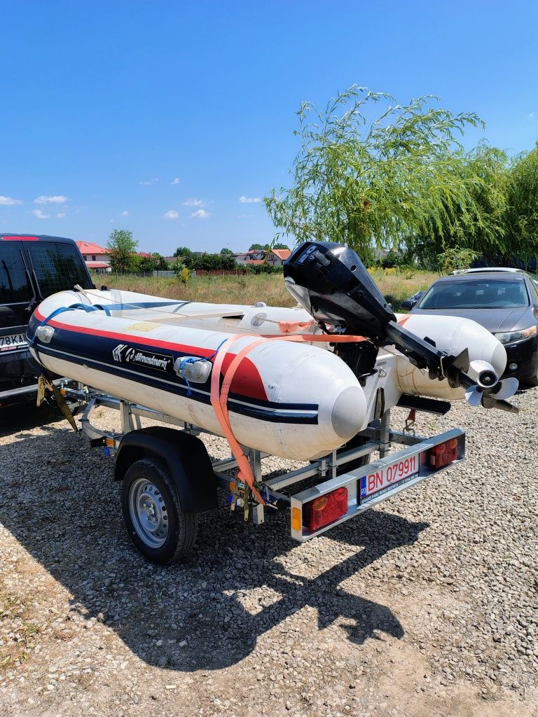 Ansamblu barca,motor și periodoc nou