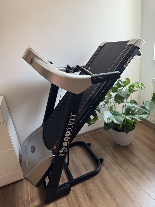 Banda de alergare BodyFit A6000