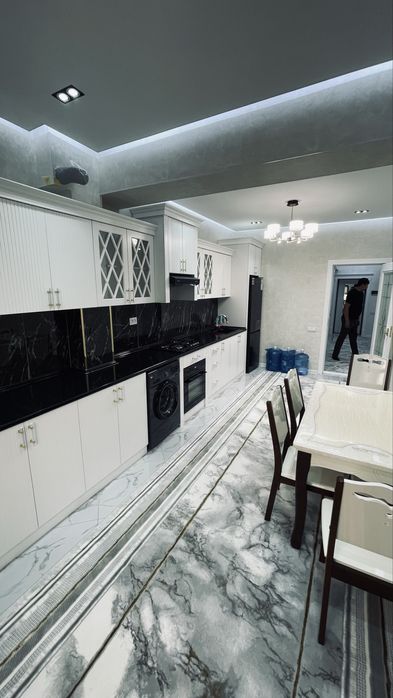 Сотувда 3 хоналик уй фулл ремонт ва жихозлари билан