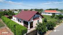 Casa în Curtici din 2015, teren generos cu livadă de pomi fructiferi