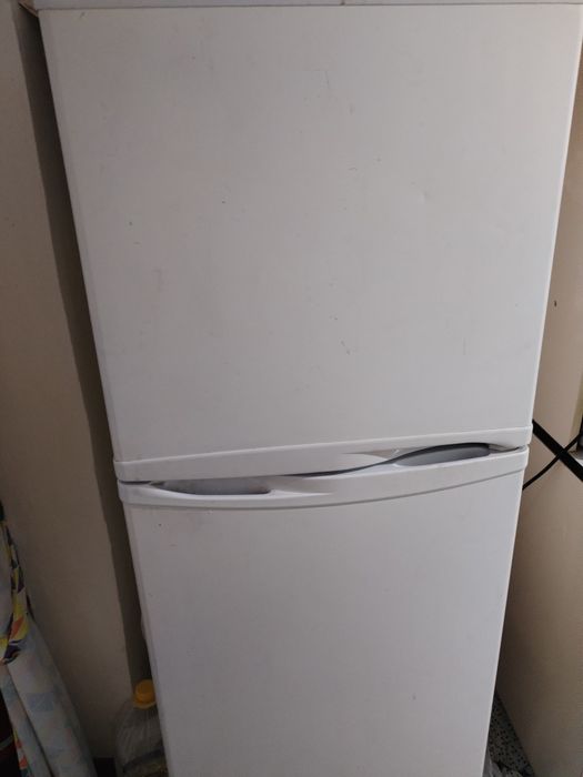 Холодильник. Мұздатқыш