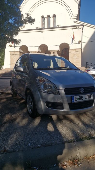 Vând Suzuki  Splash
